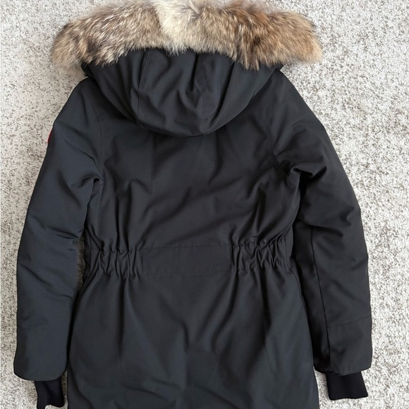 Authentic women’s Canada Goose Trillium Down Parka. Size .XS - Picture 2 of 13